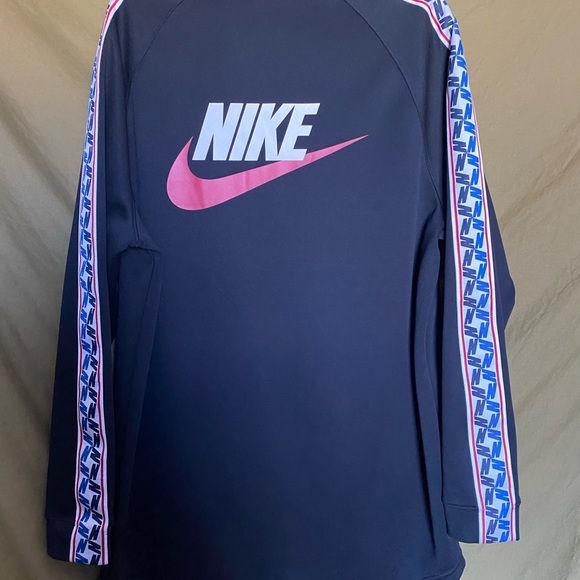 ✅ NIKE AUTHENTIC UNISEX LONG JACKET WITH N DESIGN ON SLEEVES ♥️ - Picture 7 of 13